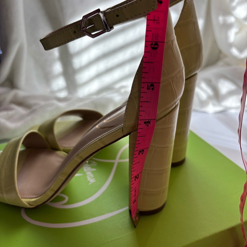 Sam Edelman Yaro Ankle Strap Block Heeled Sandal in Kiwi Size 7.5 - Picture 10 of 12